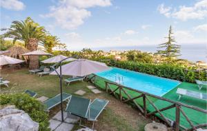 The swimming pool at or close to Gea 2