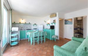 A kitchen or kitchenette at Gea 2