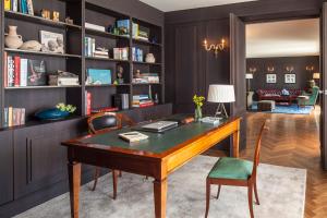 Biblioteca nell'hotel