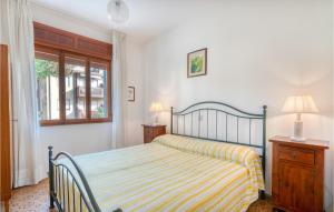 A bed or beds in a room at Aragosta 4