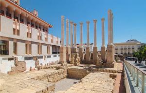 Достопримечательность недалеко от апартаментов/квартиры +11 фотографий