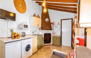 Kuchyňa alebo kuchynka v ubytovaní Cozy Home In Malaga With Wifi