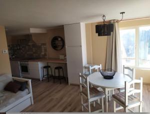A kitchen or kitchenette at CHECK-IN CASAS El rinconet