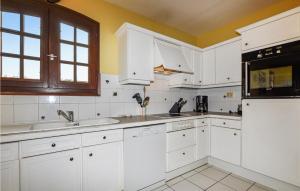 Nhà bếp/bếp nhỏ tại Lovely Home In Prades