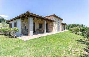 The building in which the holiday home is located