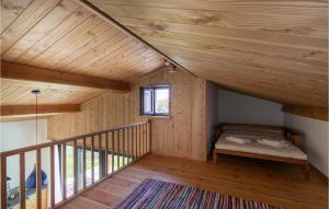 A bed or beds in a room at Awesome Home In Gradoli
