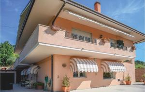 Budova, kde se prázdninový dům nachází