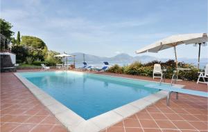 Beautiful Home In S, Giovanni A Piro Sa With 3 Bedrooms, Wifi And Outdoor Swimming Poolの敷地内または近くにあるプール