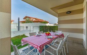 A balcony or terrace at Nice Apartment In Puegnago Sul Garda
