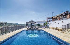 Bazén v ubytovaní Stunning Home In Iznájar With Wifi alebo v jeho blízkosti