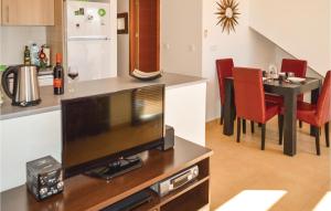 Kuchyň nebo kuchyňský kout v ubytování Lovely Apartment In Alhama De Murcia