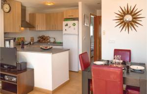 Kuchyň nebo kuchyňský kout v ubytování Lovely Apartment In Alhama De Murcia