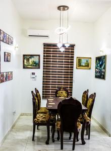 Area soggiorno di 24-7 Electricity Agore Hotels and Suites Ltd