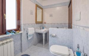 A bathroom at Villa Aquaro