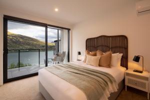 Imagen de la galería de 4 Bedroom Home with elevated views of Lake Wakatipu & The Remarkables, en Queenstown