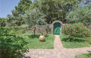 A garden outside Laltana
