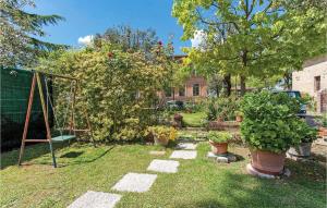 A garden outside La Capannina