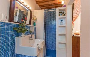 A bathroom at La Capannina