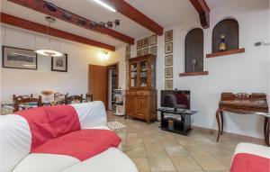 Gallery image of Nice Apartment In Perugia -pg- With Outdoor Swimming Pool in Ponte Felcino