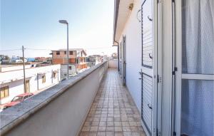 balkon z widokiem na miasto w obiekcie Casa Brancaleone w mieście Brancaleone Superiore