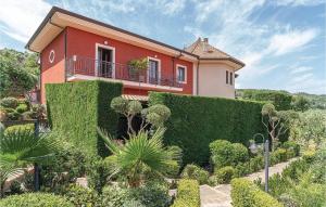 Vonkajšia záhrada v ubytovaní Lovely Apartment In Laureana Cilento Sa