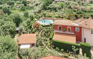 Bazén v ubytovaní Lovely Apartment In Laureana Cilento Sa alebo v jeho blízkosti