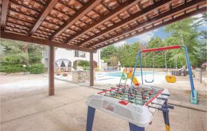 Ο χώρος παιχνιδιού για παιδιά στο Villa Specchia +15 φωτογραφίες