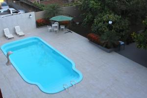 Bazén v ubytování Hotel del Príncipe nebo v jeho okolí