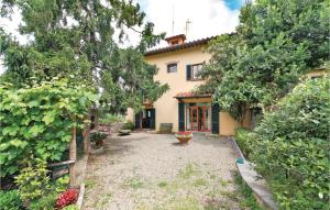 a large house with a garden in front of it at Fiorita in Mosciano