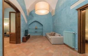 A seating area at 1 Bedroom Awesome Apartment In Lecce Le