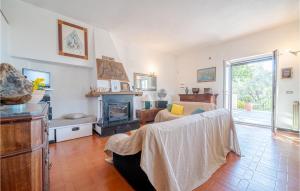 Galeriebild der Unterkunft Pet Friendly Home In Moneglia With Kitchen in Moneglia