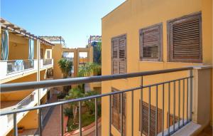 een uitzicht vanaf het balkon van een gebouw bij Appartamento Clizia 2 in Marinella di Selinunte