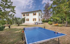 Kemudahan pingpong di Amazing Home In Spoleto With Wifi atau berdekatan