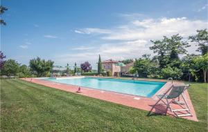 The swimming pool at or close to Tulipano