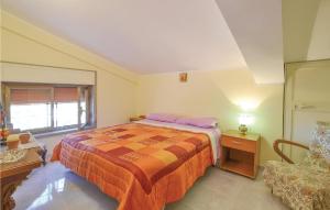 Posteľ alebo postele v izbe v ubytovaní 5 Bedroom Nice Home In Monreale