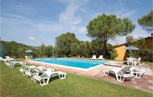 The swimming pool at or close to Il Molino - Casale Il Picchio