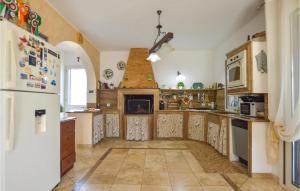 A kitchen or kitchenette at Selinunte House