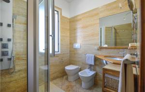 A bathroom at Selinunte House