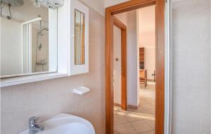 A bathroom at Appartamento Eden