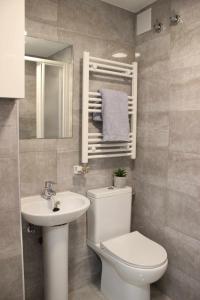 A bathroom at El PISO MAS CÉNTRICO DEL HUMEDO DESAYUNO INCLUIDO