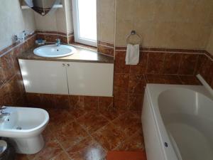Koupelna v ubytování Vidin Hotel + 19 fotografií