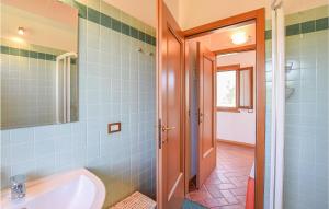 A bathroom at Porta Di Valle 1