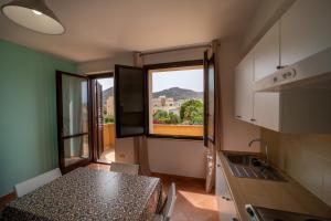 Widok na góry z tego aparthotelu