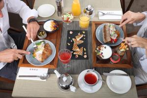 Options de petit-déjeuner proposées aux clients de l'établissement Hotel Cubo