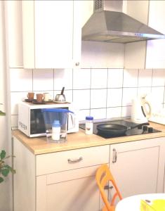 
Кухня или мини-кухня в Hostel ONE Kuznetskiy Most
