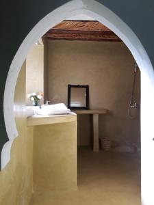 Vonios kambarys apgyvendinimo įstaigoje Ourika Timalizène le jardin des délices