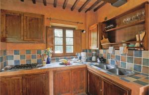 A kitchen or kitchenette at Podere Giovannini