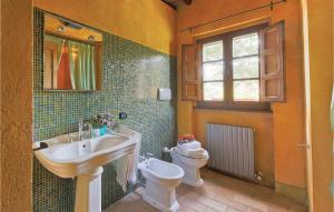 A bathroom at Podere Giovannini