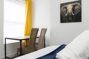 Clayton House - Spacious home near Etihad Stadium