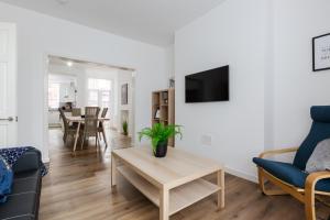 Gallery image of Clayton House - Spacious home near Etihad Stadium in Manchester